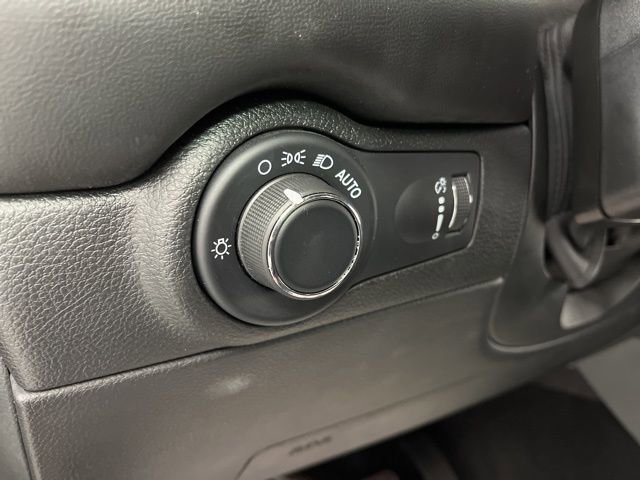 Used 2024 Dodge Durango GT image 32