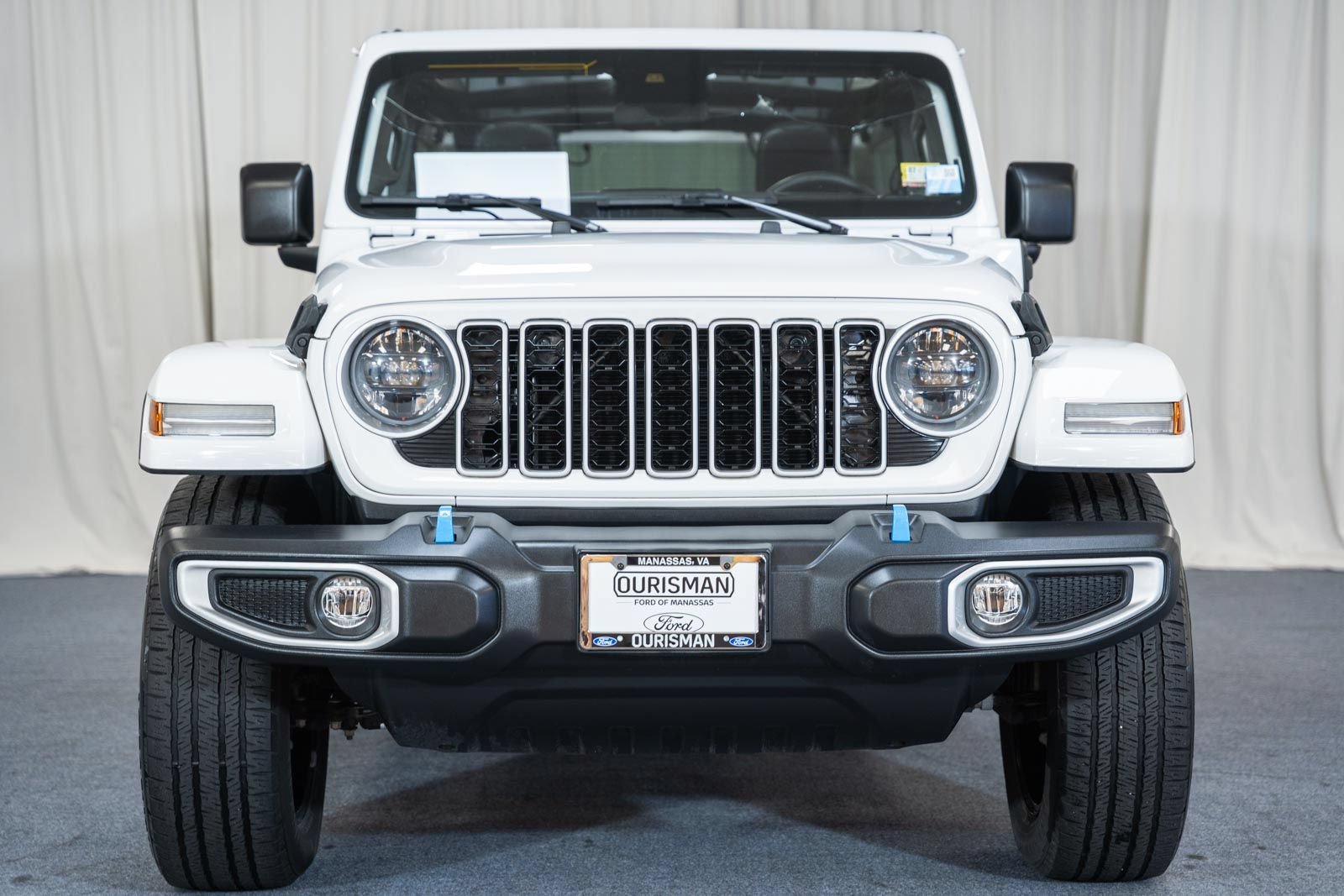 Used 2024 Jeep Wrangler Unlimited Sahara AWD/4WD image 2