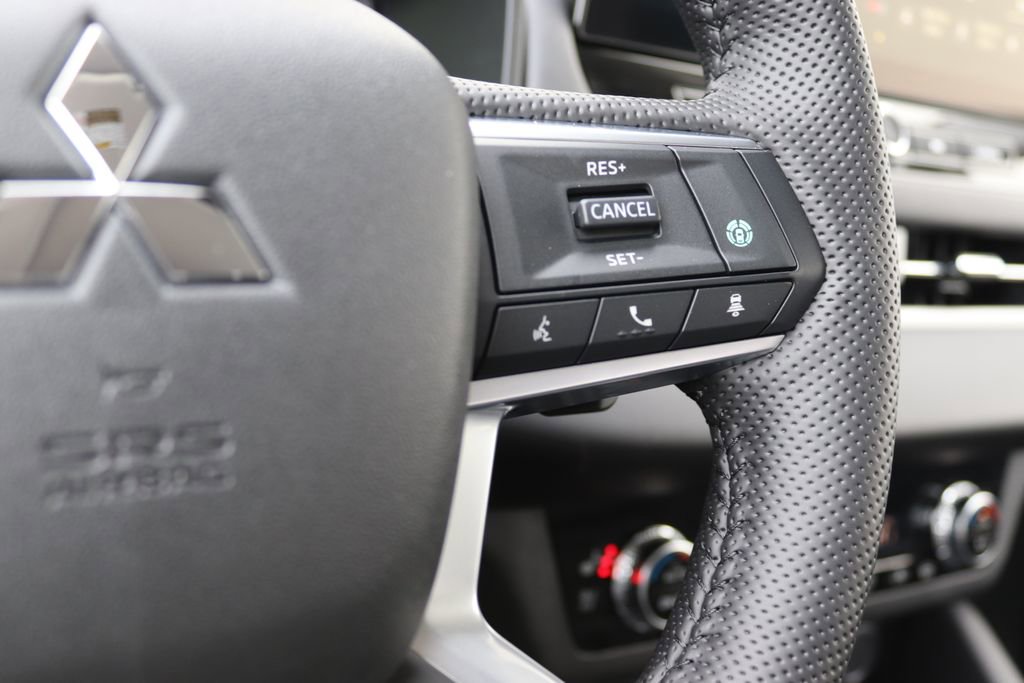 New 2026 Mitsubishi Outlander SEL image 8