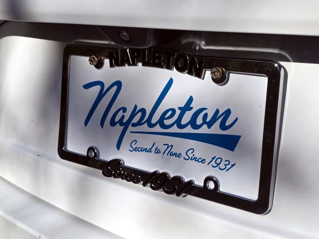 Used 2023 Jeep Grand Cherokee Laredo w/ Luxury Tech Group I image 7