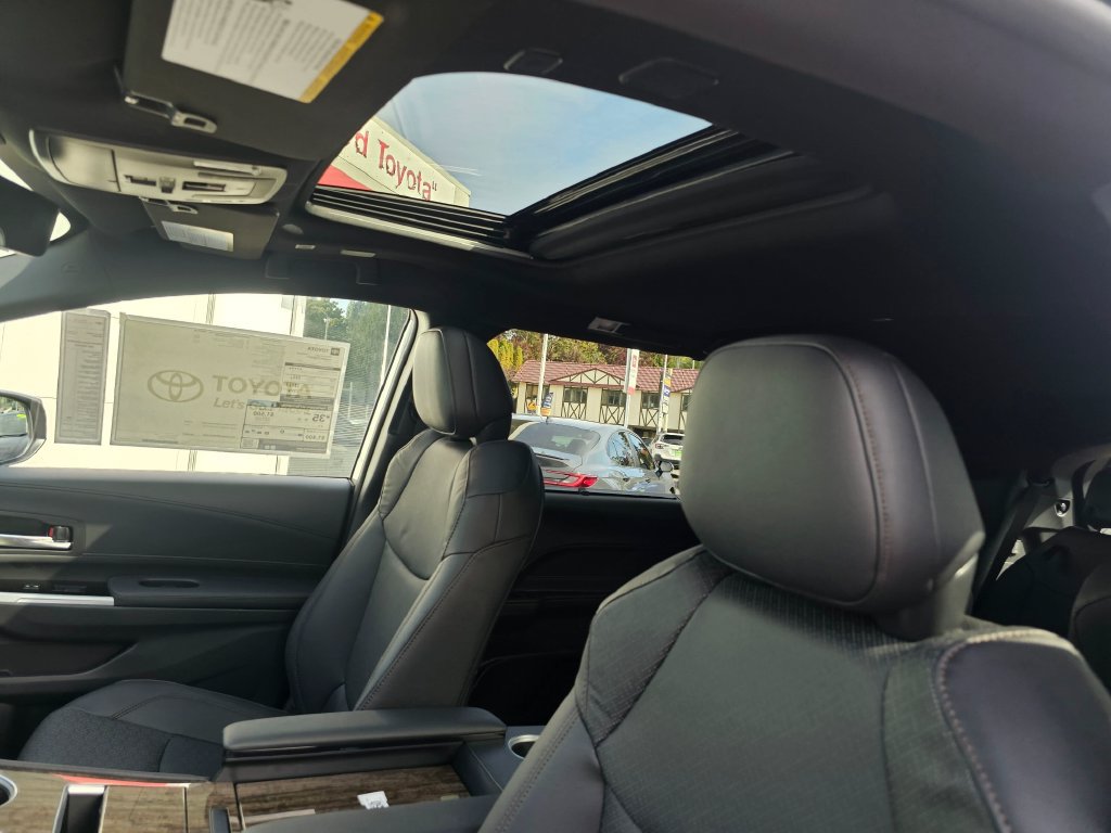 New 2026 Toyota Sienna Platinum AWD/4WD image 20