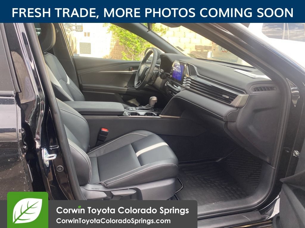 Used 2026 Toyota Camry Hybrid FWD image 10