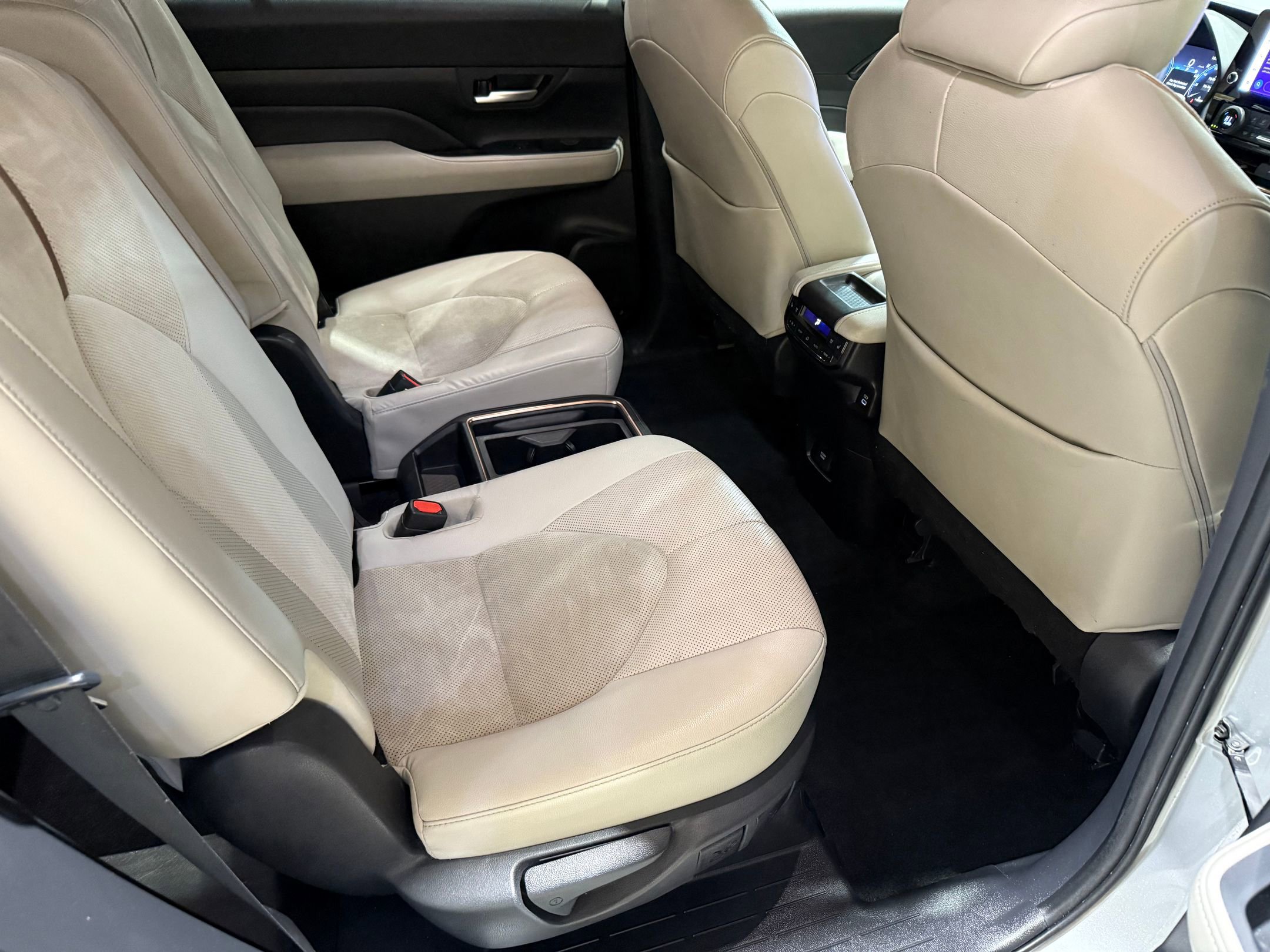 Used 2024 Toyota Grand Highlander AWD Hybrid image 43