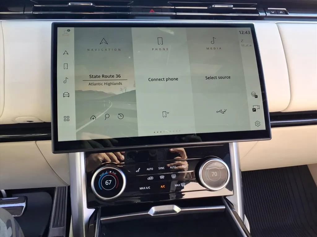 Used 2023 Land Rover Range Rover SE image 31