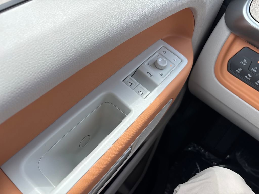 New 2025 Volkswagen ID. Buzz Pro S Plus AWD/4WD image 10