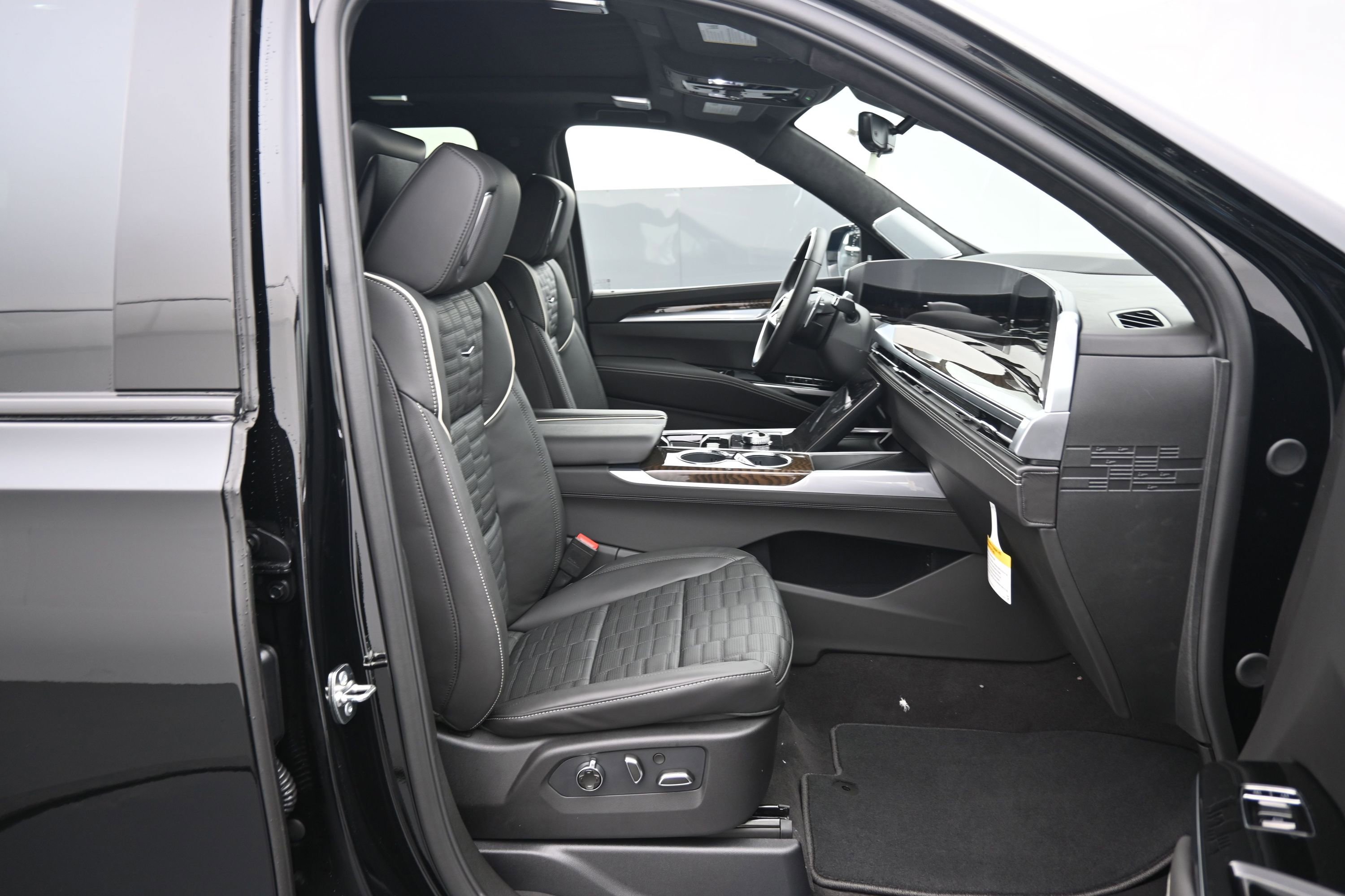 New 2026 Cadillac Escalade ESV Platinum Sport AWD/4WD image 13