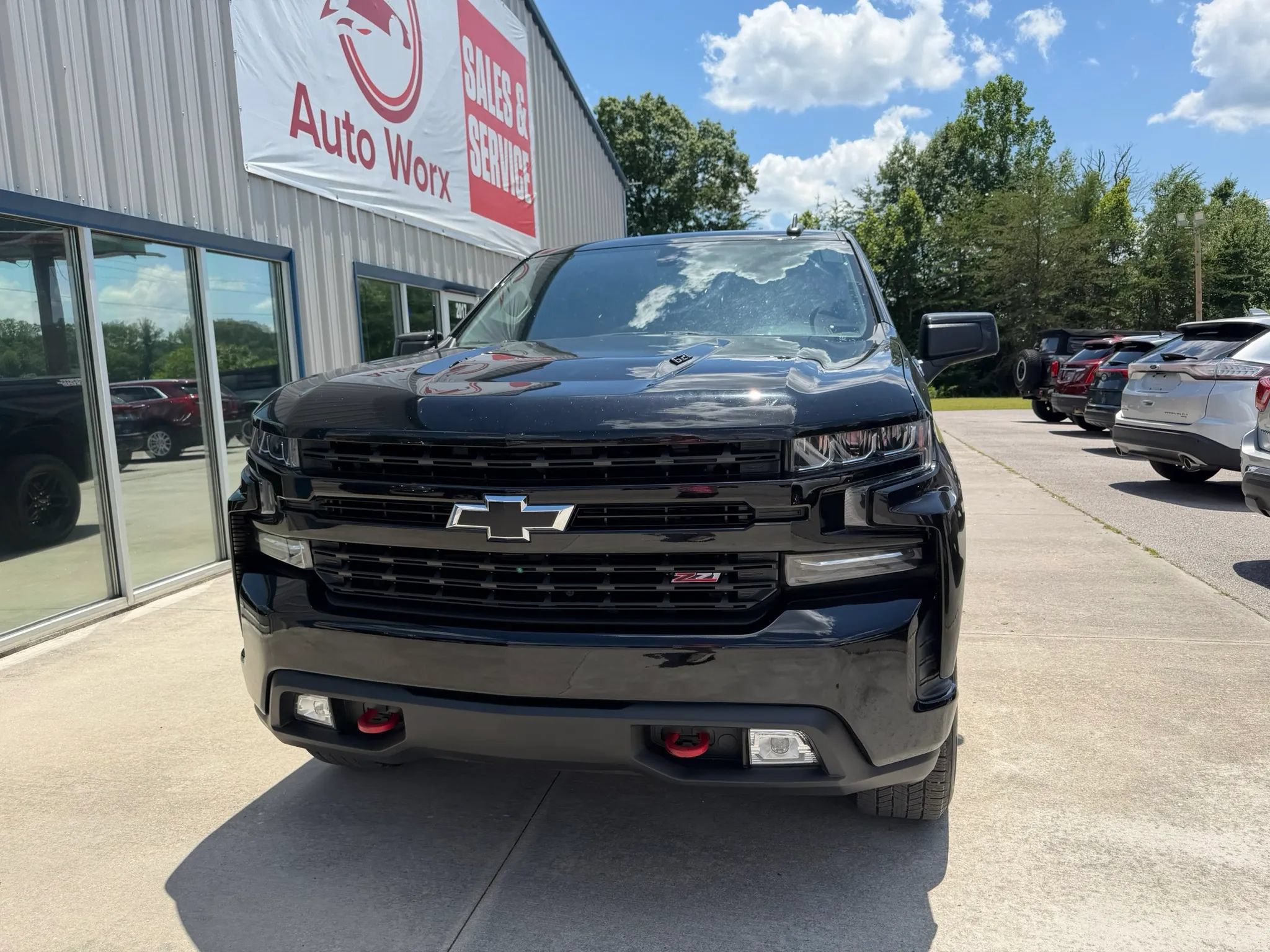 Used 2020 Chevrolet Silverado 1500 LT Trail Boss w/ Midnight Edition AWD/4WD image 32