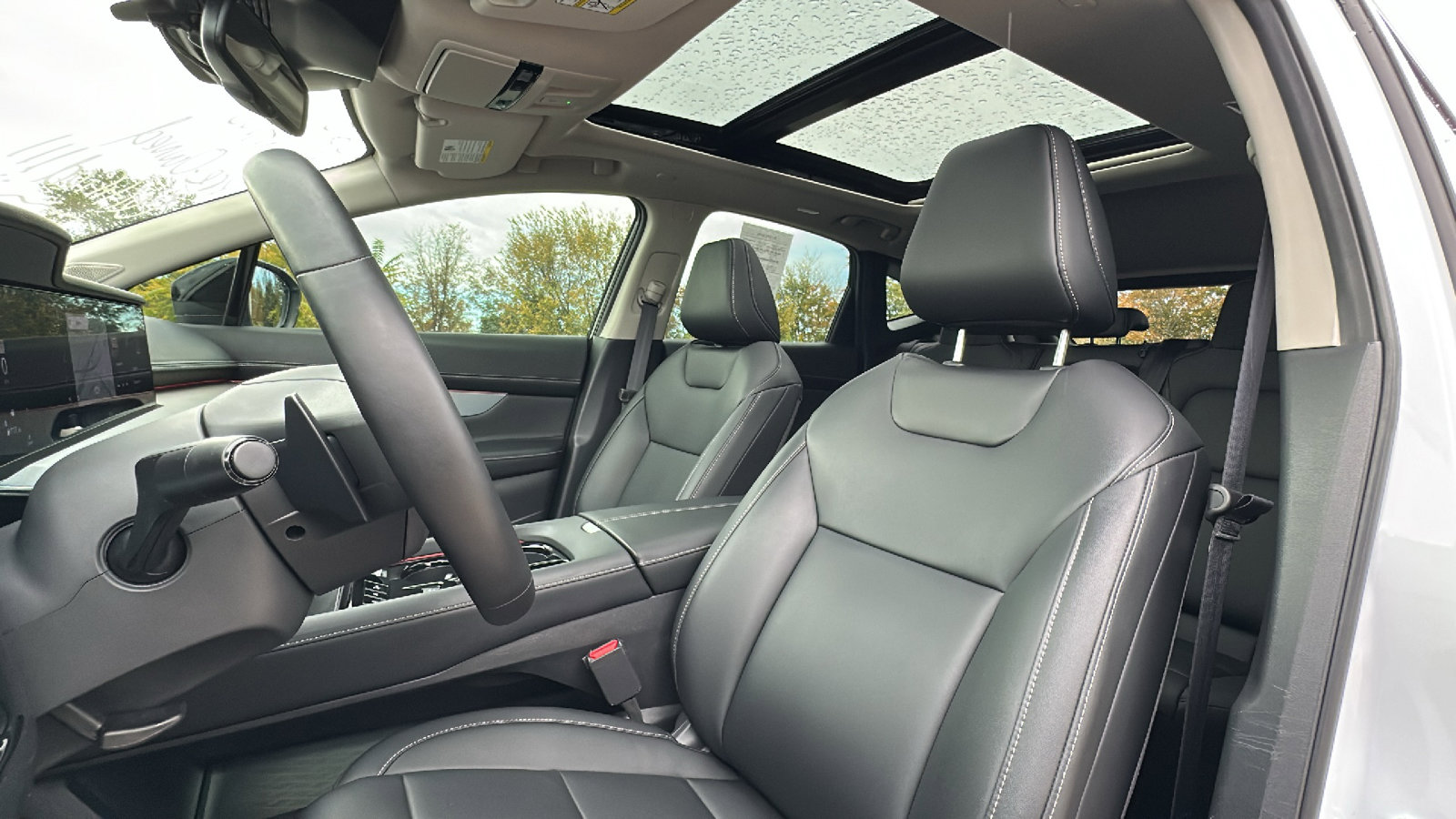 Used 2025 Nissan Murano SL image 13