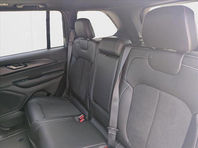 New 2025 Jeep Grand Cherokee Altitude image 16