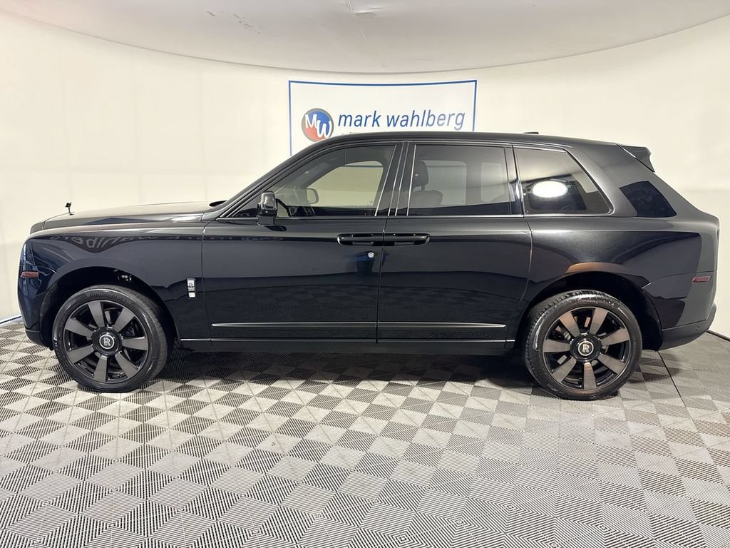 Used 2020 Rolls-Royce Cullinan AWD/4WD image 3