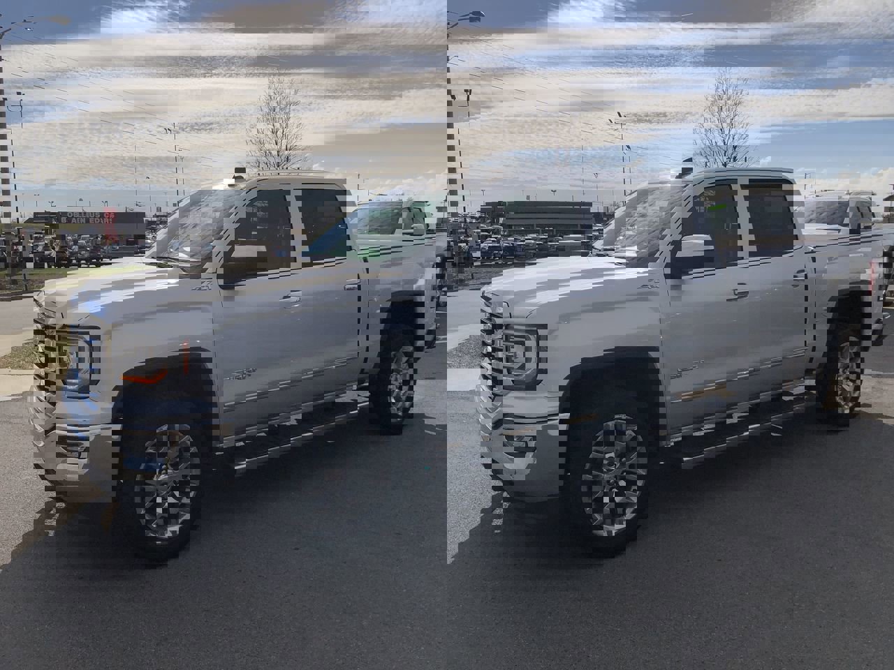 Used 2018 GMC Sierra 1500 SLT image 3