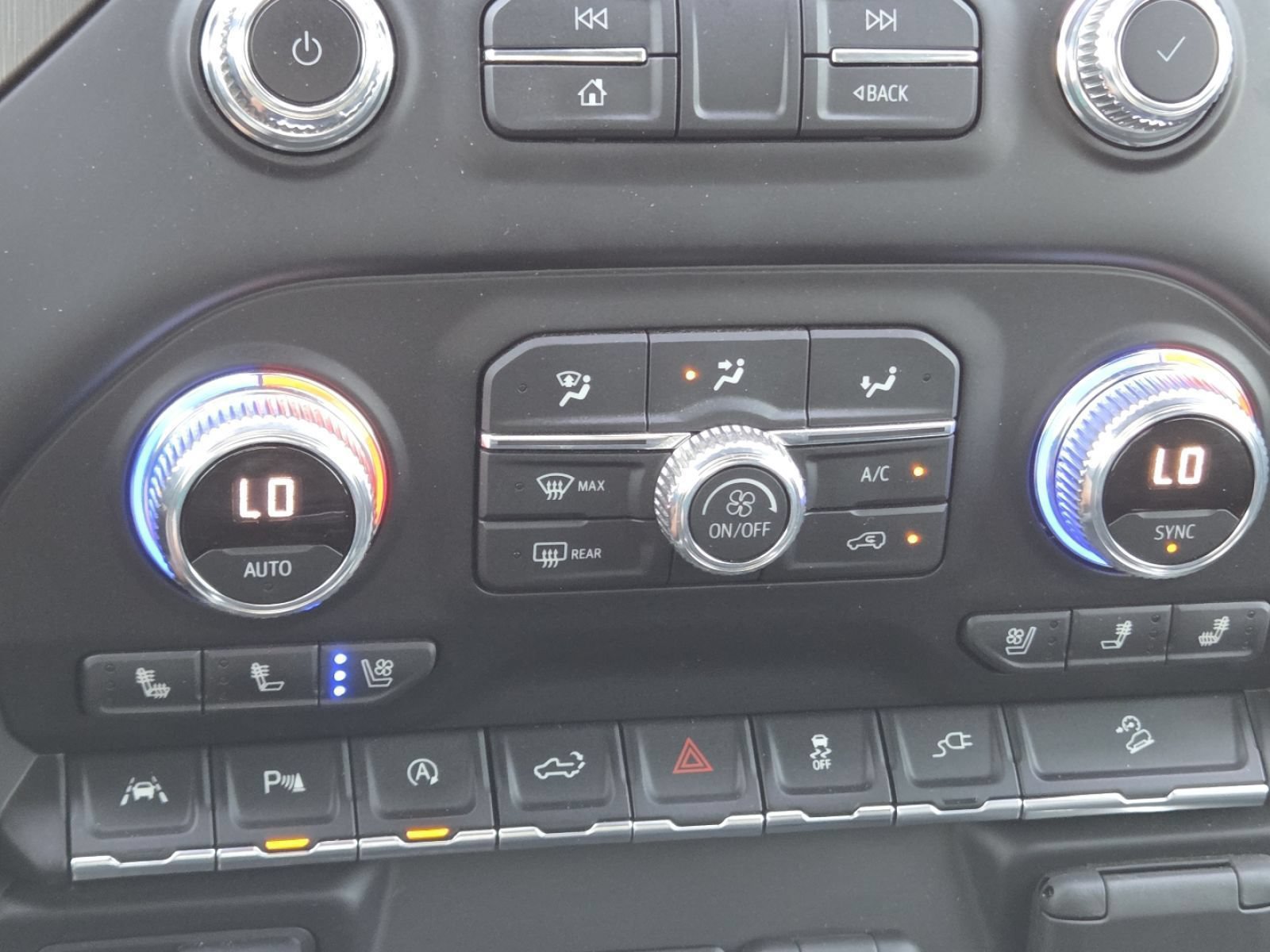 Used 2021 GMC Sierra 1500 AT4 w/ AT4 Premium Package AWD/4WD image 37
