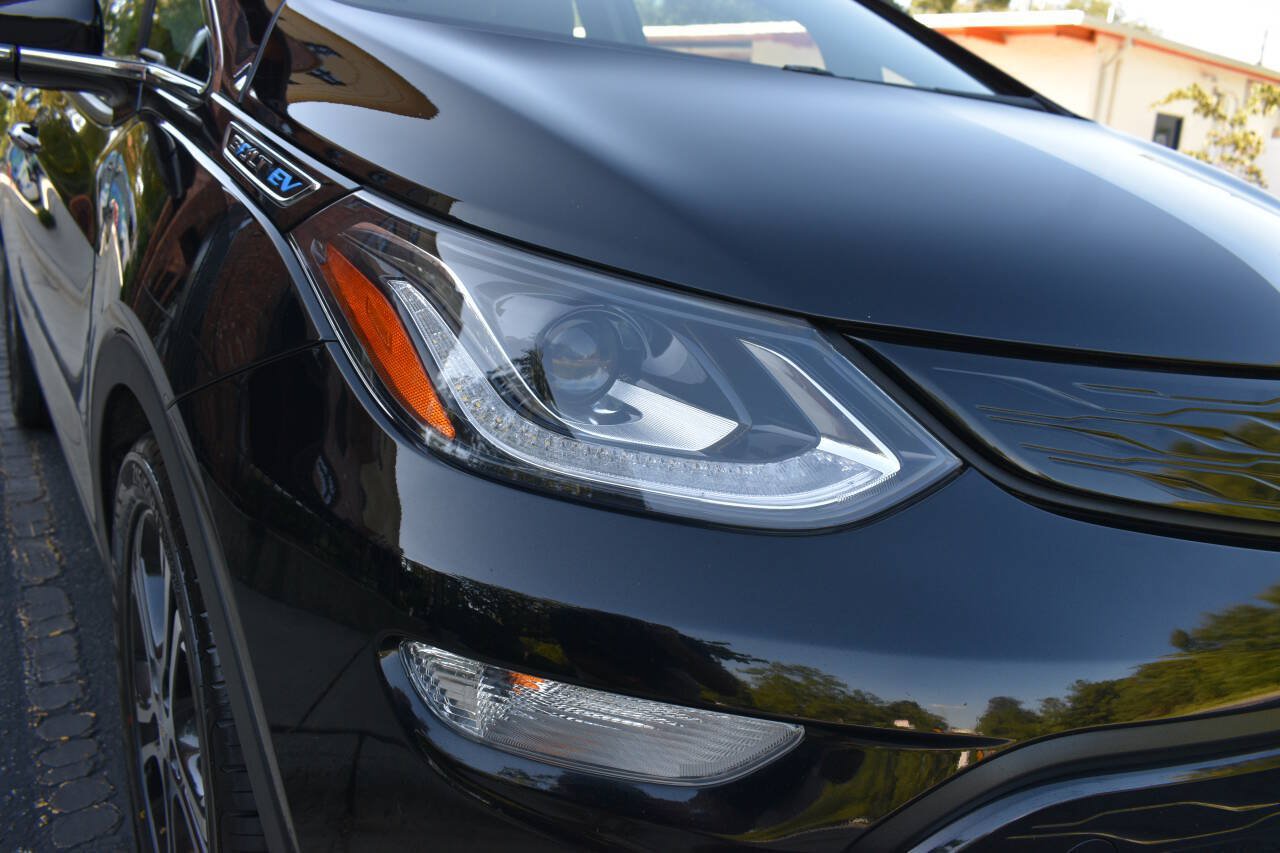 Used 2021 Chevrolet Bolt Premier w/ Infotainment Package FWD image 37