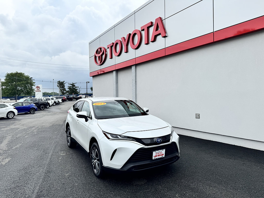Certified 2023 Toyota Venza LE