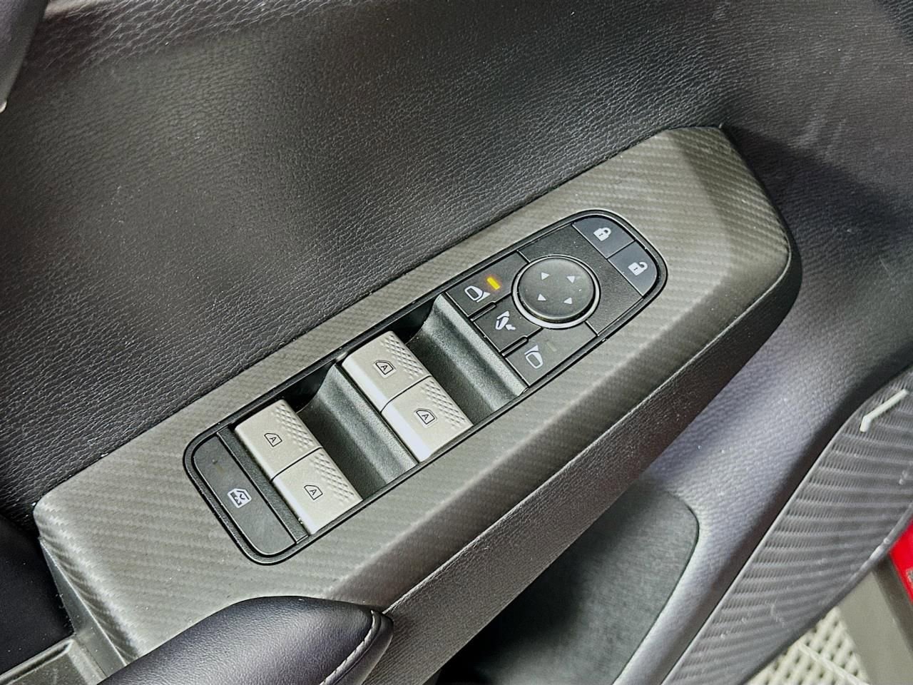 Used 2025 Mitsubishi Outlander SE image 19