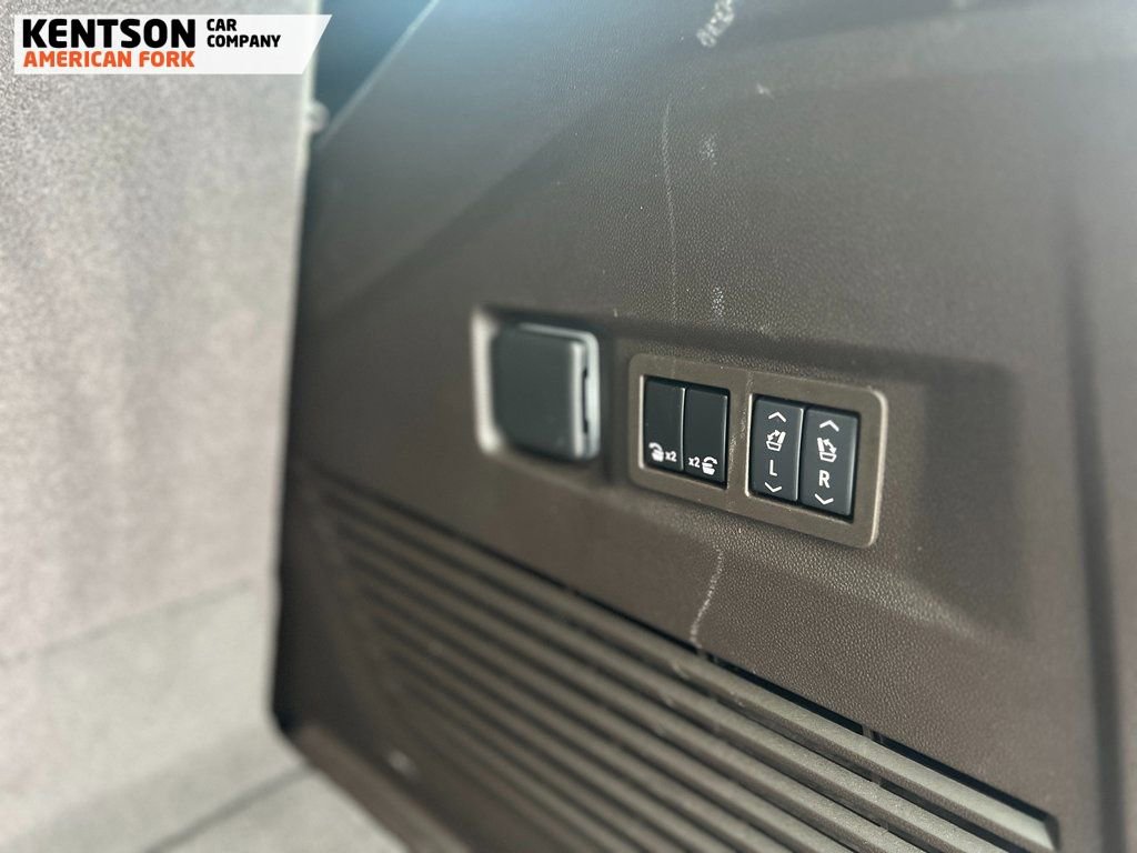 Used 2024 GMC Yukon Denali image 47