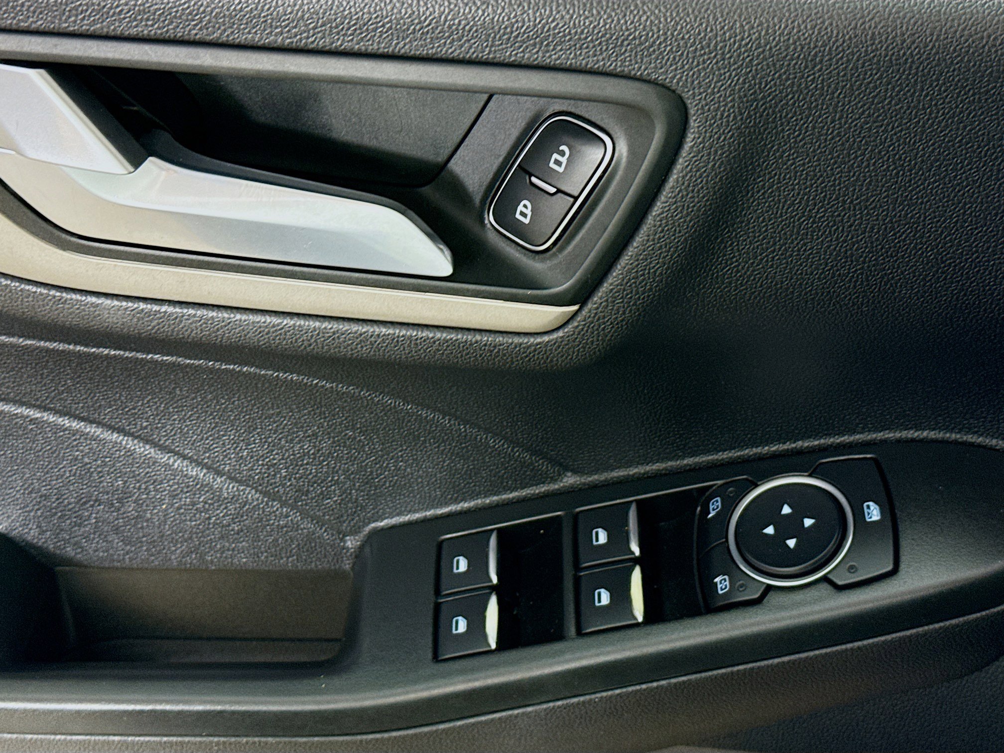 Used 2022 Ford Escape SEL FWD image 20