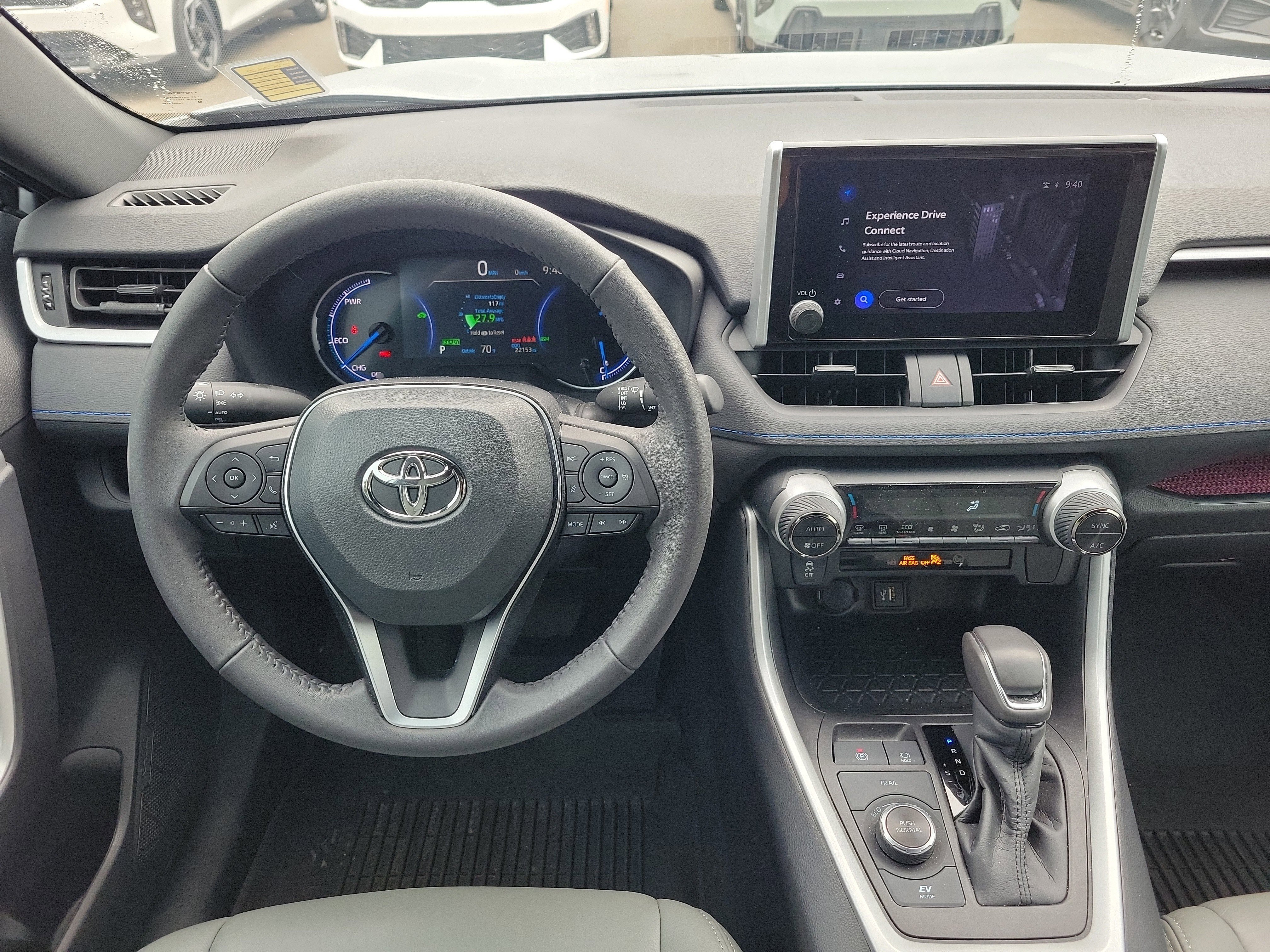 Used 2023 Toyota RAV4 SE image 18