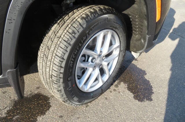 New 2025 Jeep Grand Cherokee L Laredo w/ Luxury Tech Group I image 3