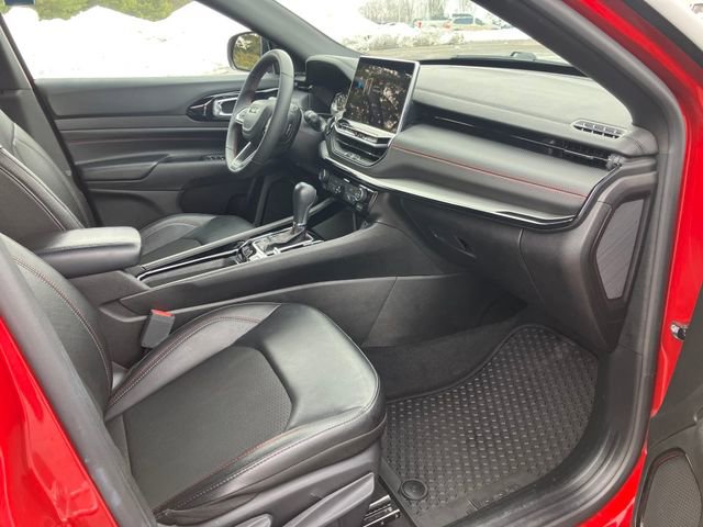 Used 2025 Jeep Compass Trailhawk image 14