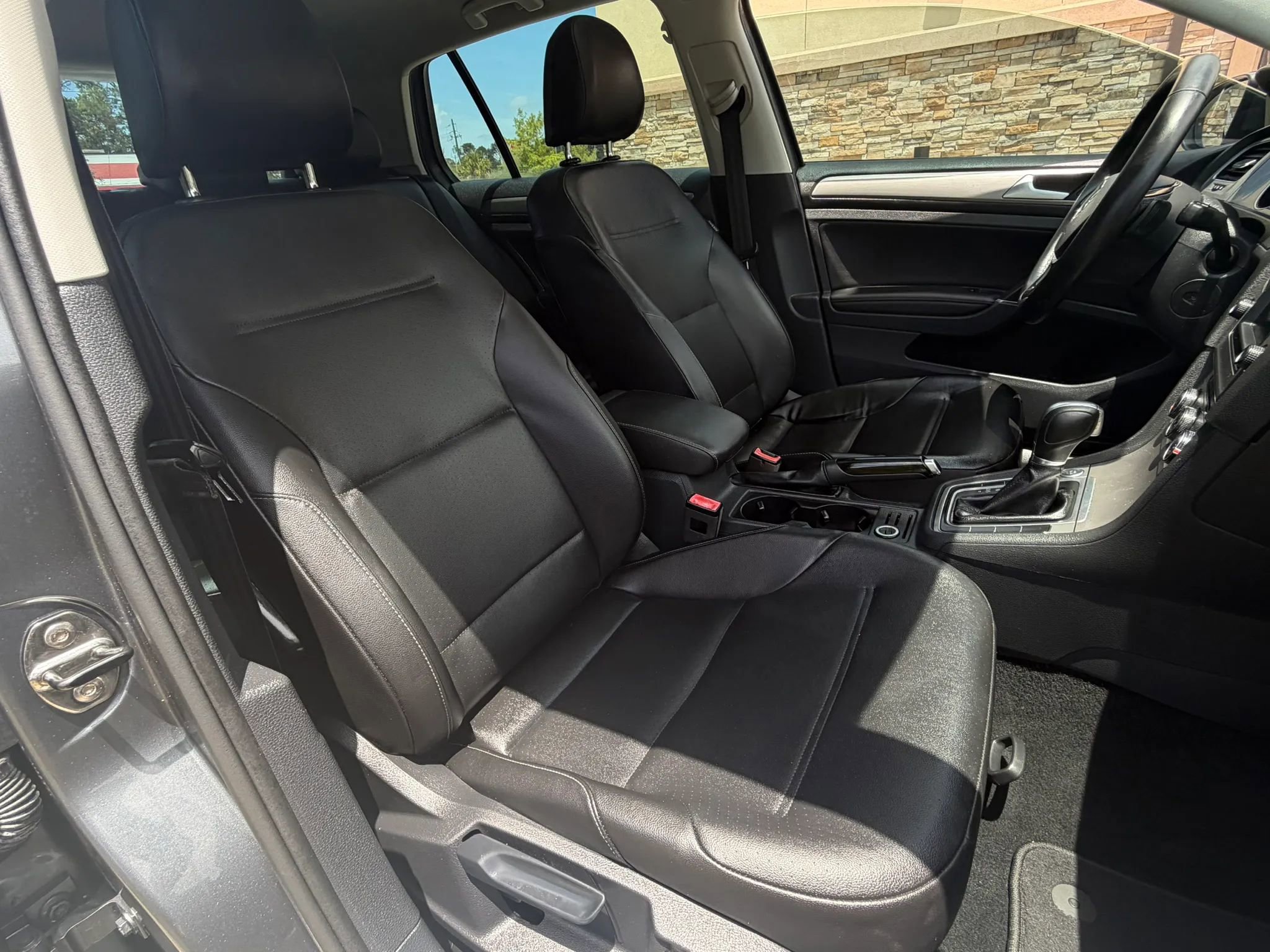 Used 2017 Volkswagen Golf Wolfsburg Edition FWD image 37