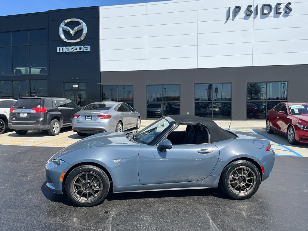 Used 2020 MAZDA MX-5 Miata Grand Touring image 2