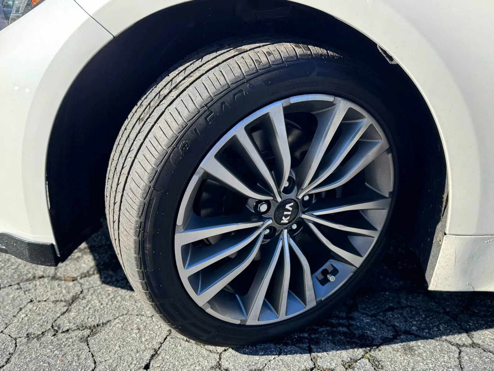 Used 2019 Kia Stinger RWD image 22
