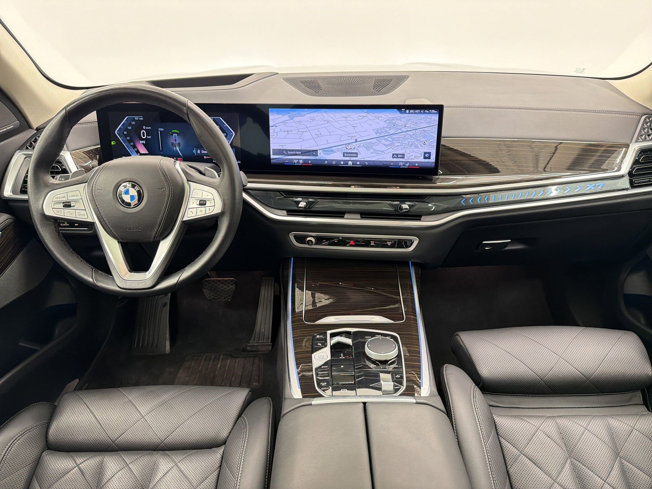 Used 2025 BMW X7 xDrive40i AWD/4WD image 17