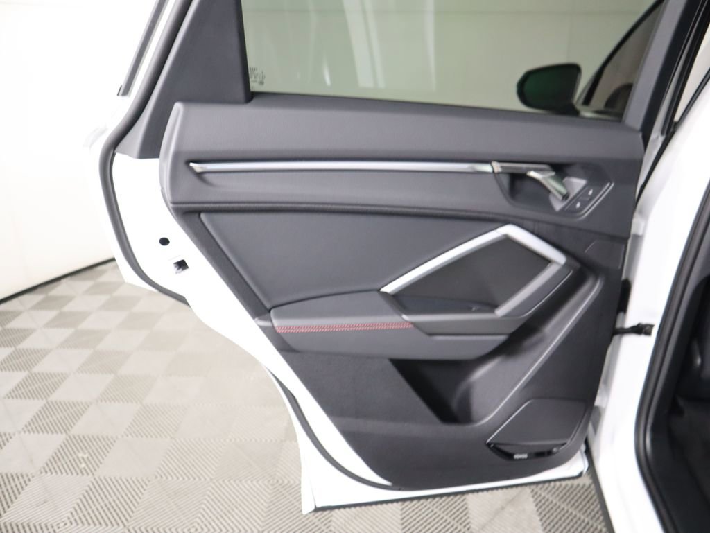 Used 2025 Audi Q3 2.0T Premium Plus w/ Premium Plus Package image 28