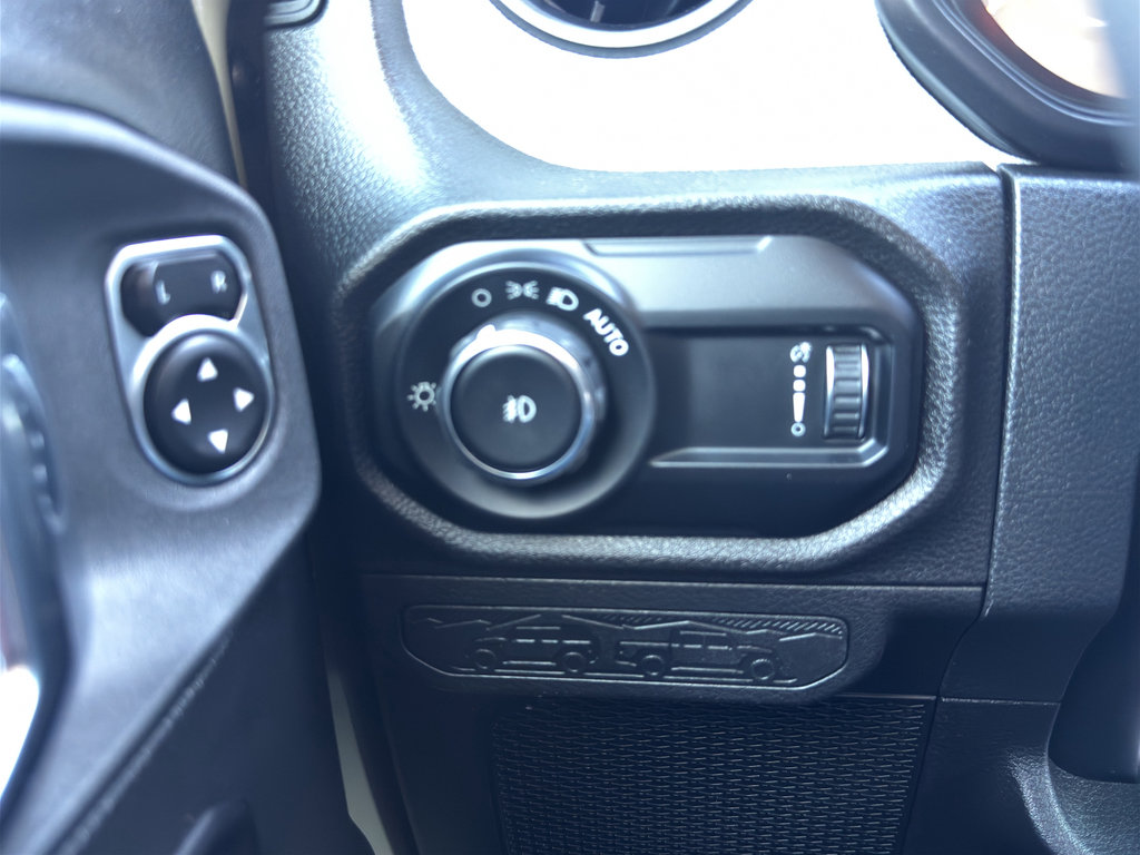 Certified 2025 Jeep Wrangler Unlimited Sport image 18