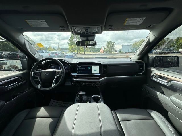 Used 2025 Chevrolet Silverado 1500 LT Trail Boss w/ Convenience Package II image 2