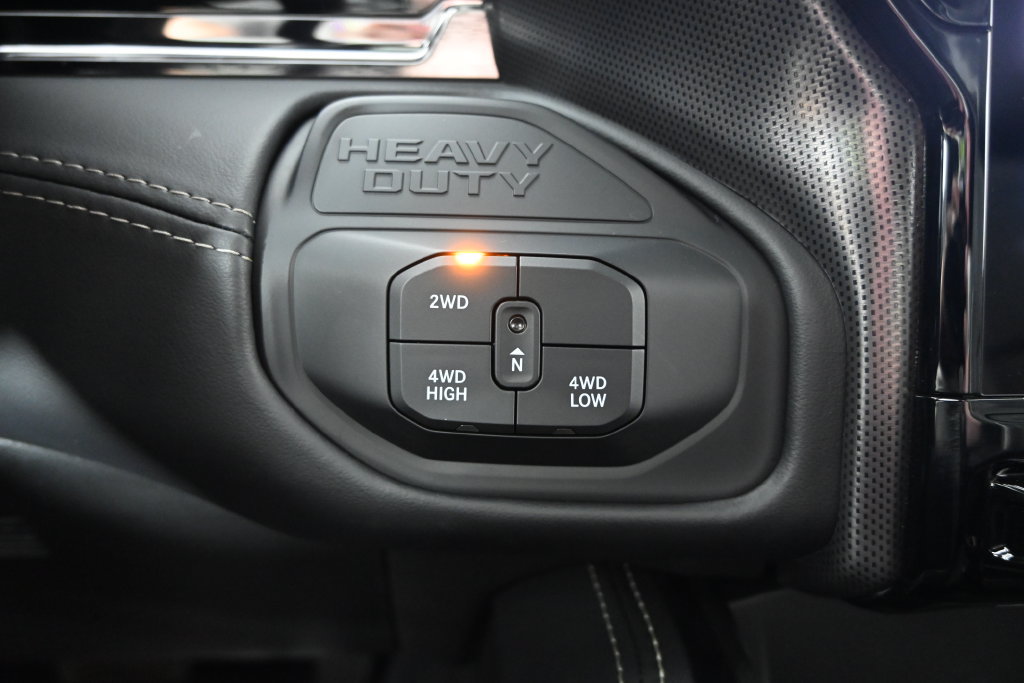 Used 2025 RAM 3500 Limited AWD/4WD image 31