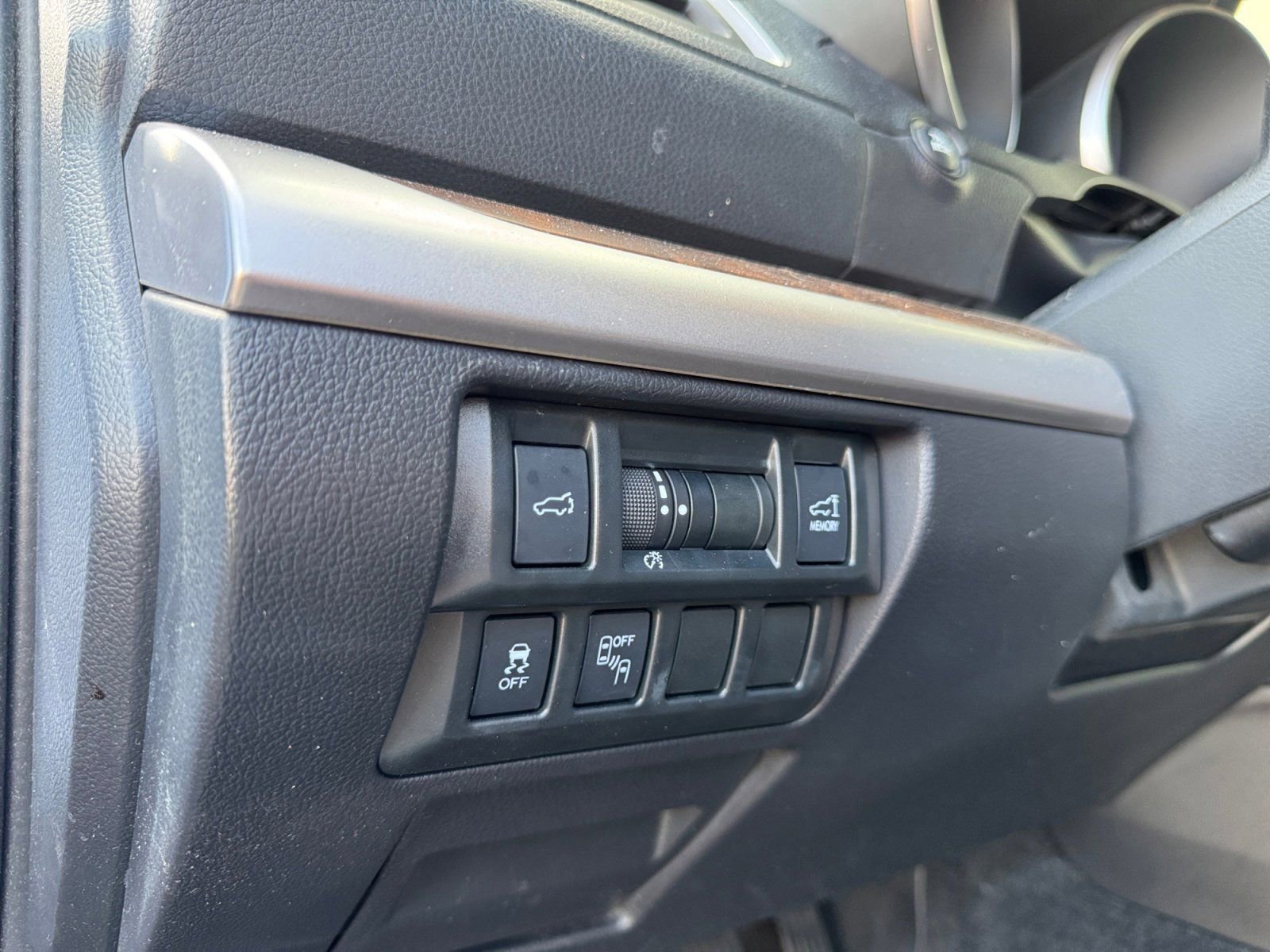 Used 2015 Subaru Outback 3.6R Limited image 20