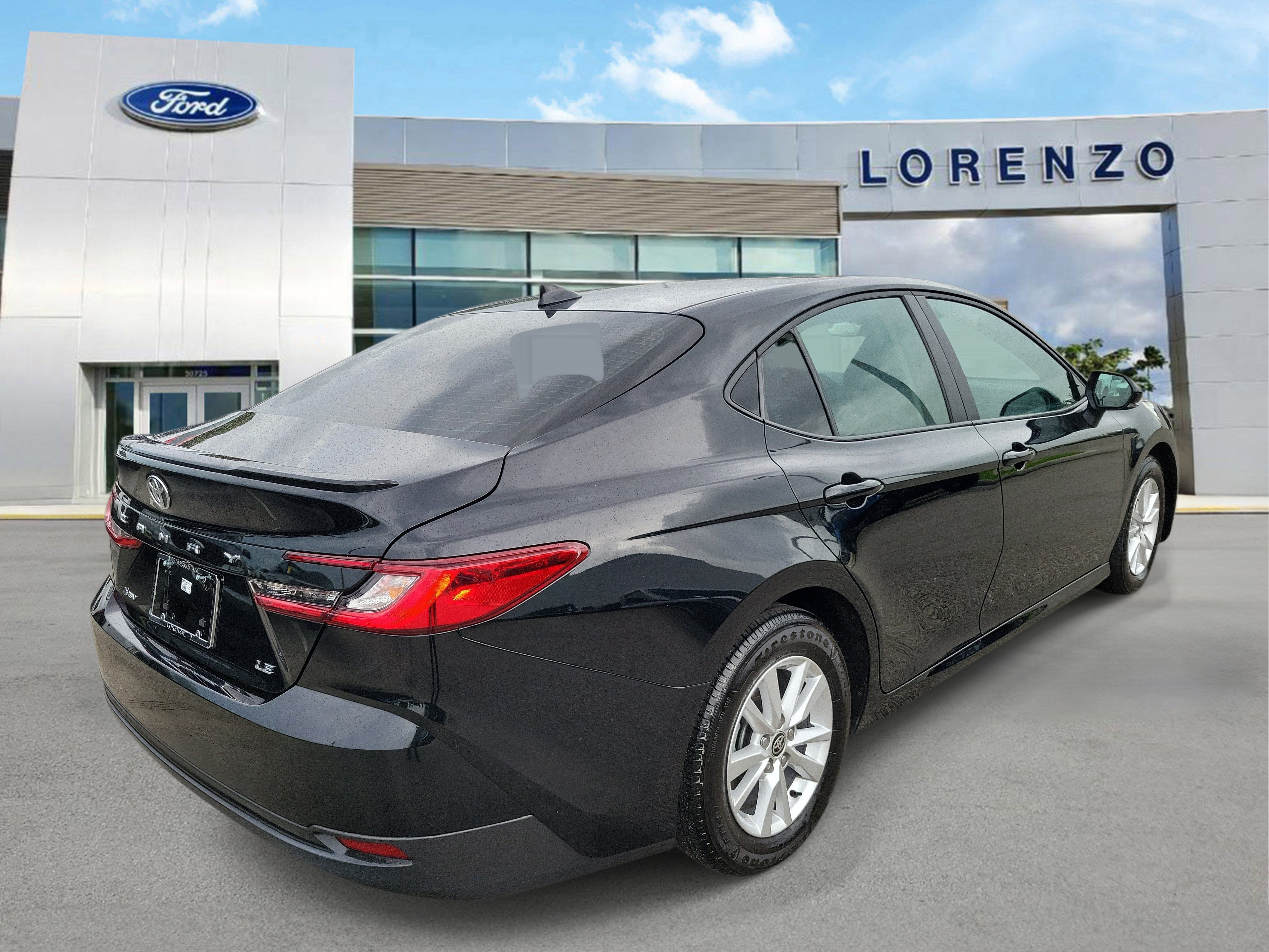 Used 2025 Toyota Camry LE w/ Convenience Package FWD image 5