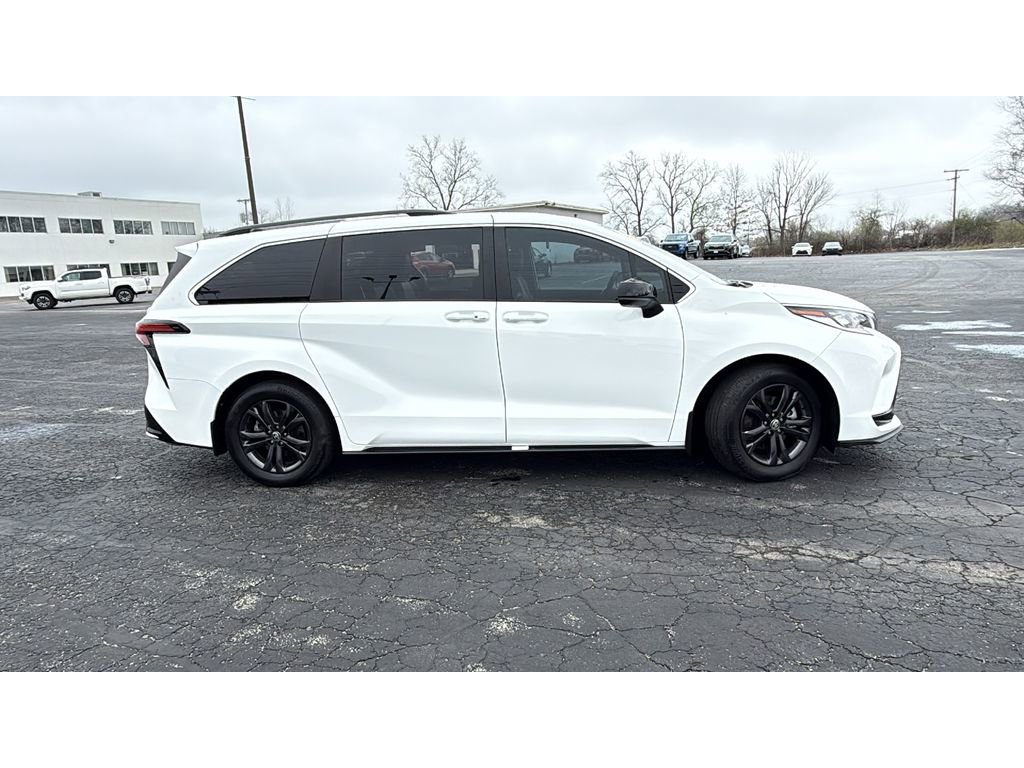 Certified 2024 Toyota Sienna XSE w/ XSE Plus Package image 10