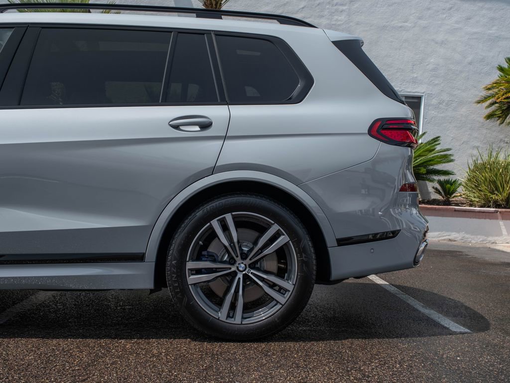 Used 2025 BMW X7 M60i w/ Executive Package AWD/4WD image 6