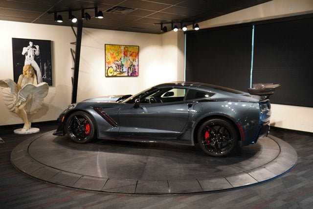 Used 2019 Chevrolet Corvette ZR1 RWD image 3