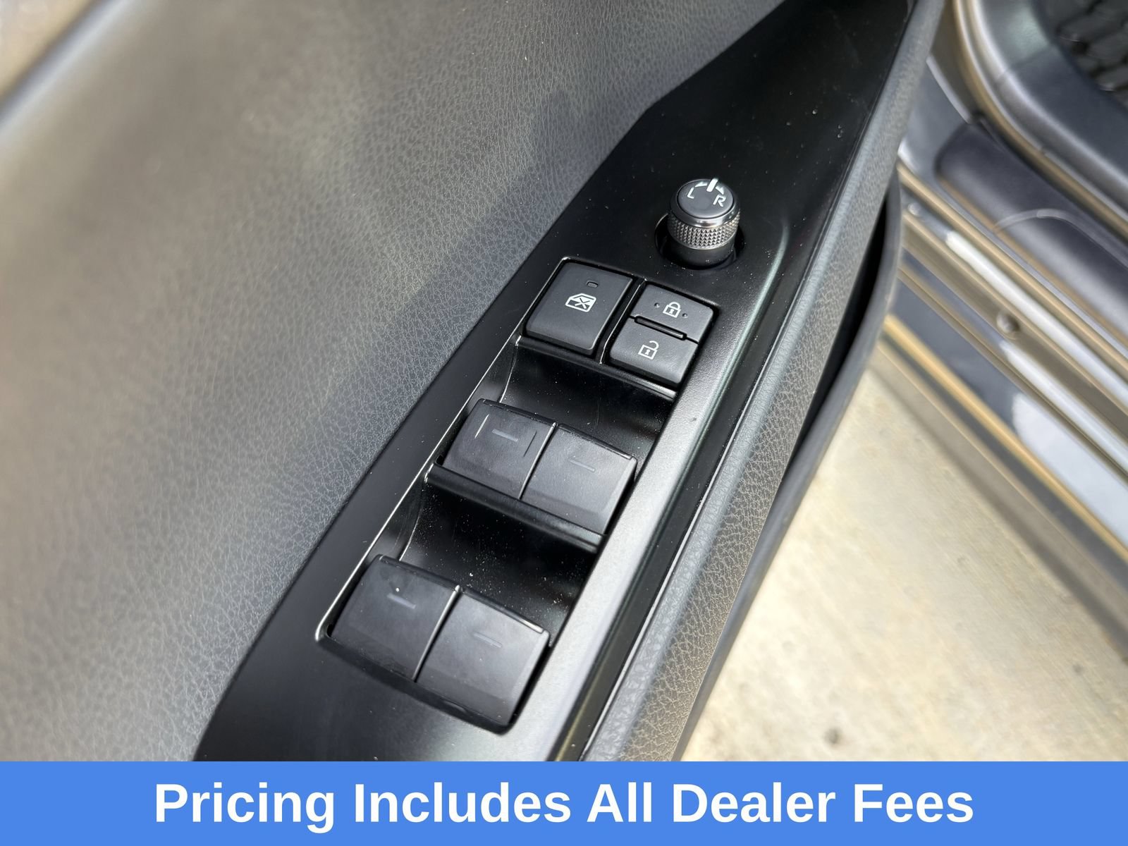 Used 2025 Toyota Camry SE w/ Convenience Package AWD/4WD image 24