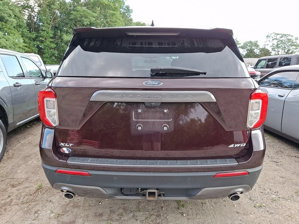 Used 2022 Ford Explorer XLT w/ Equipment Group 202A AWD/4WD image 4