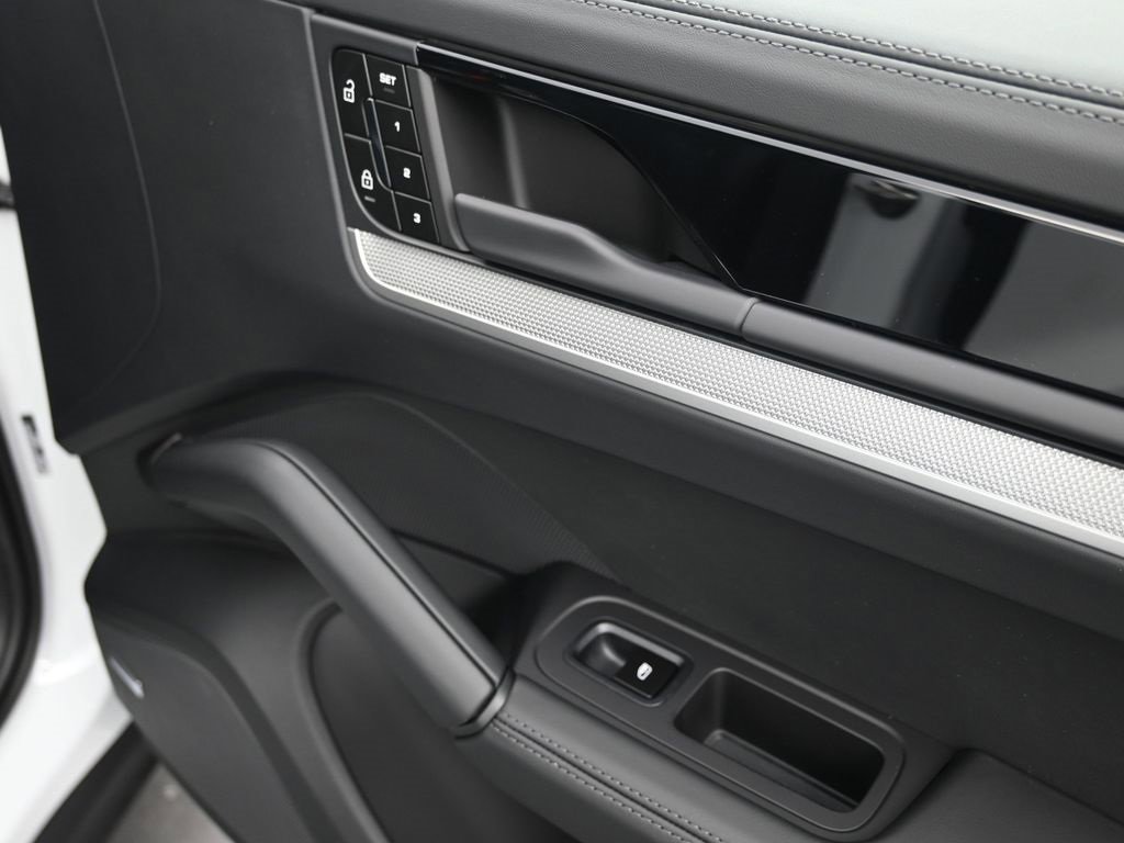 New 2026 Porsche Cayenne Coupe image 12