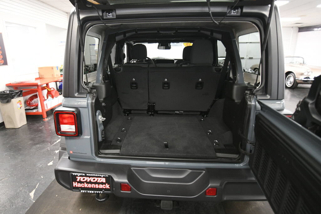 Used 2026 Jeep Wrangler Unlimited Sport AWD/4WD image 23