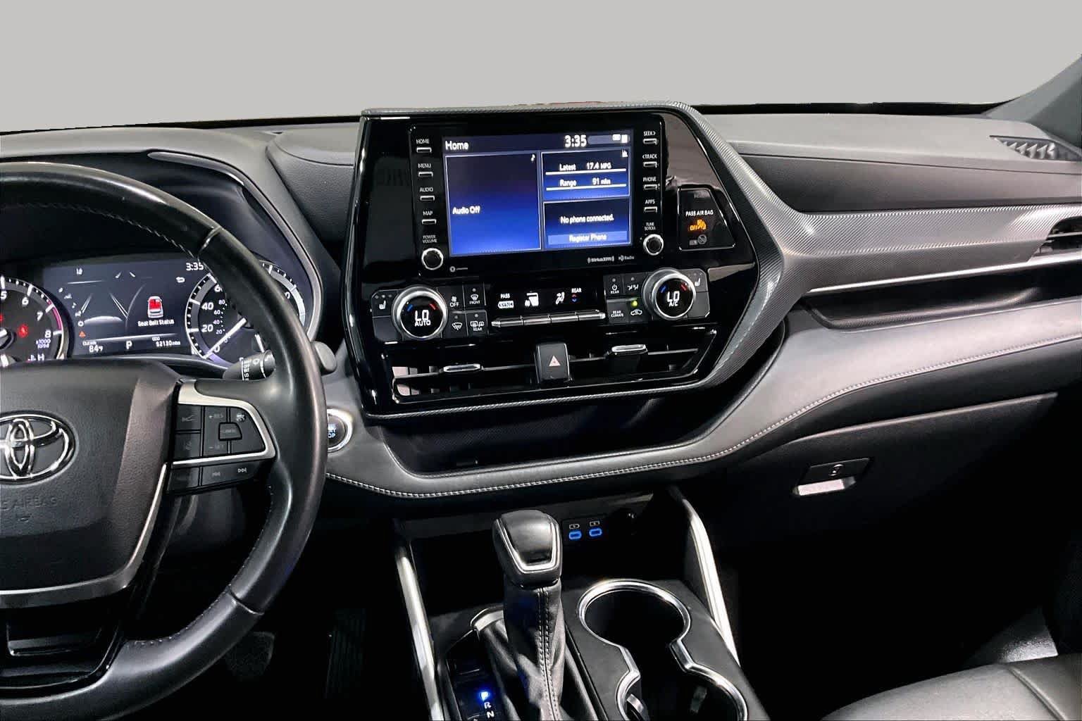 Used 2022 Toyota Highlander XSE FWD image 13