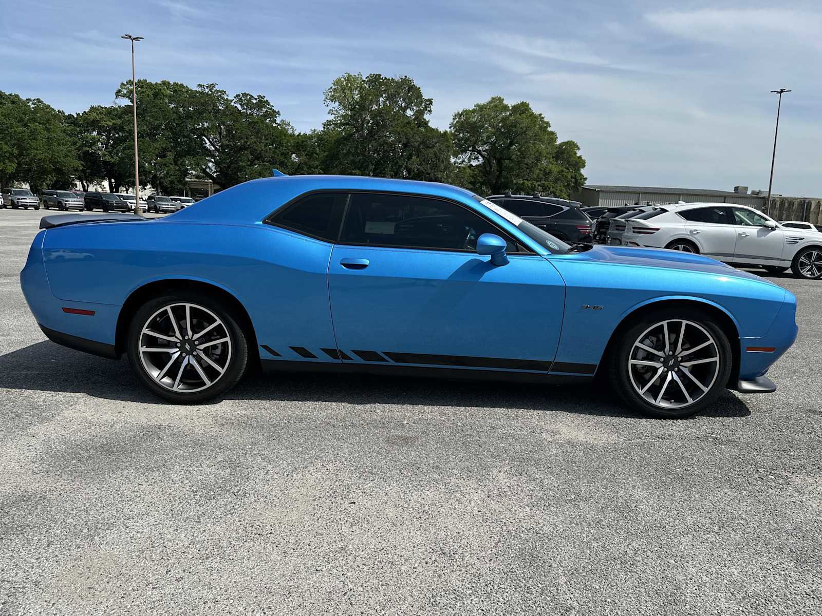 Used 2023 Dodge Challenger R/T w/ Plus Package image 9