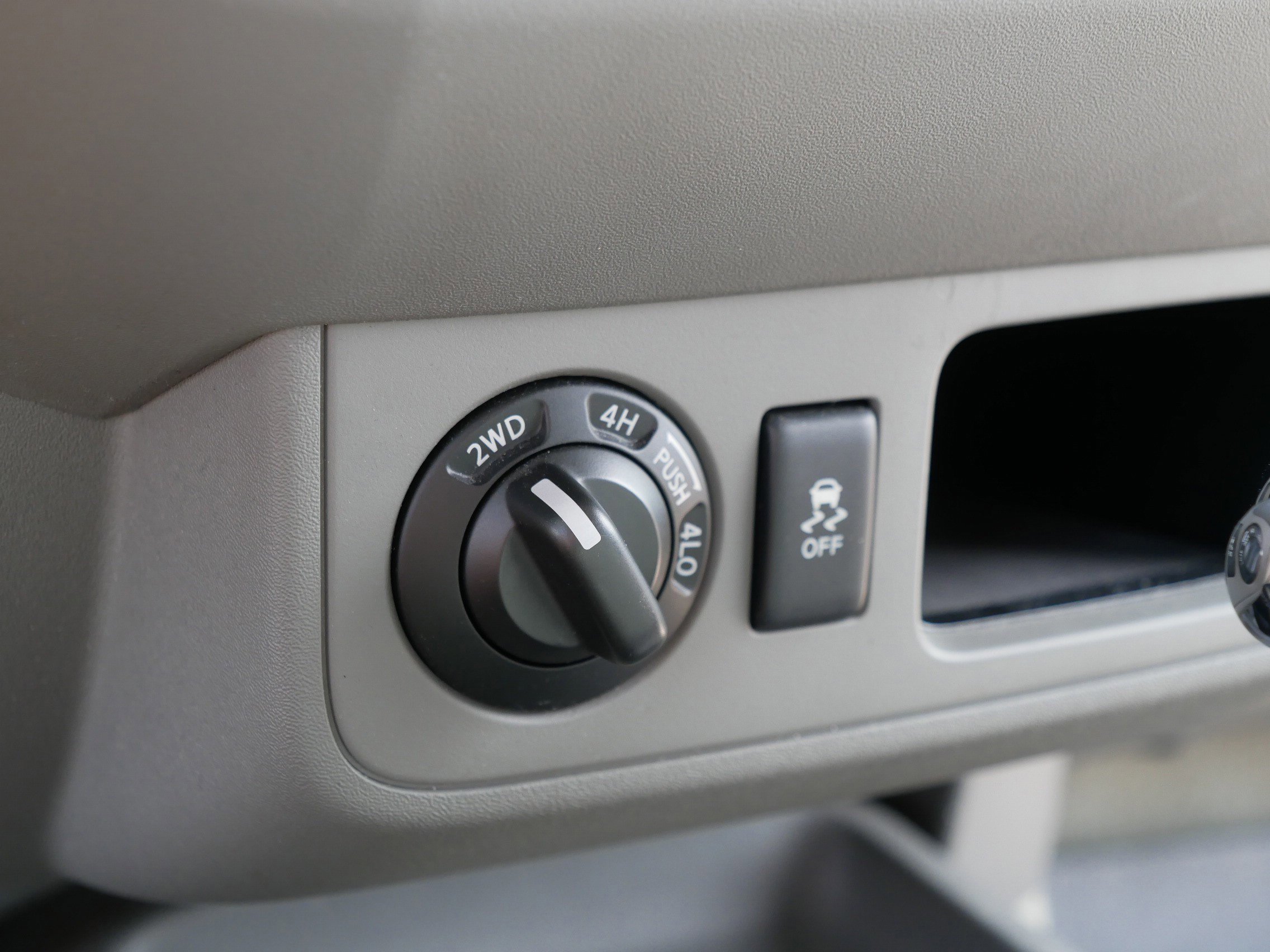Used 2016 Nissan Frontier SV AWD/4WD image 28