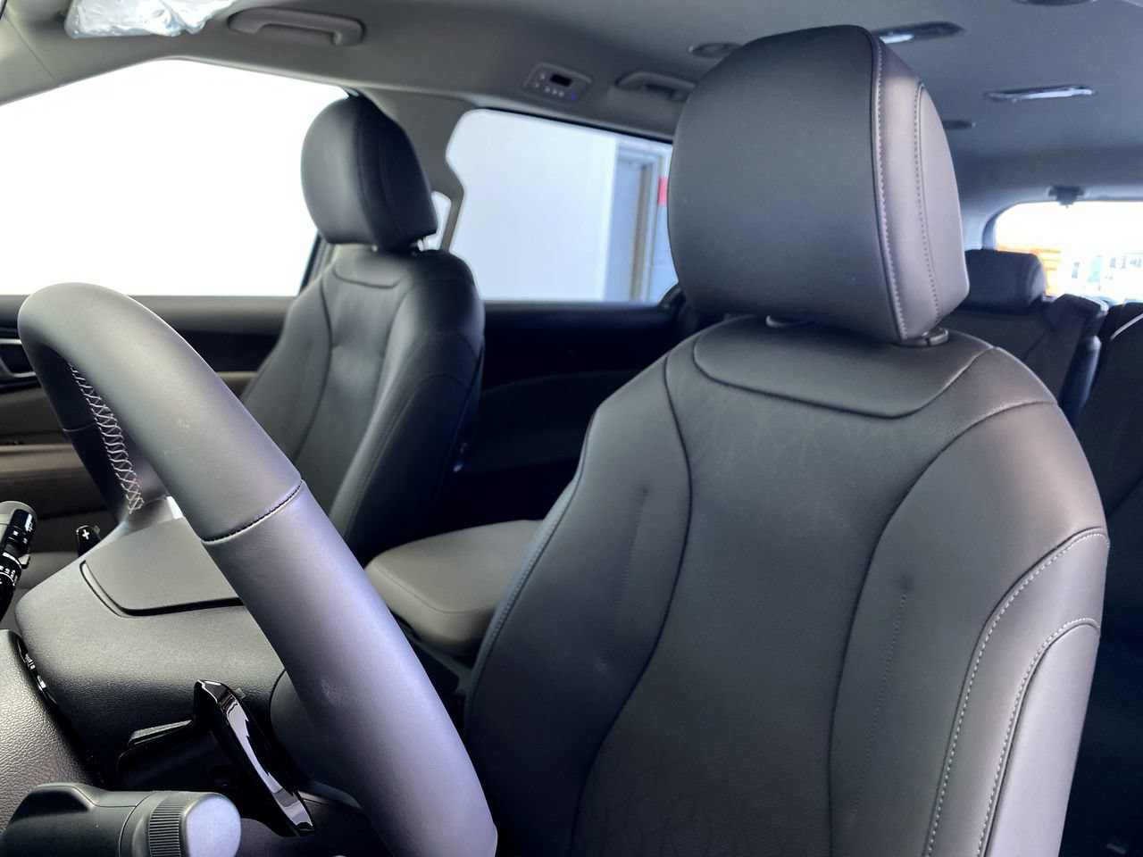 New 2027 Kia Carnival LXS FWD image 19