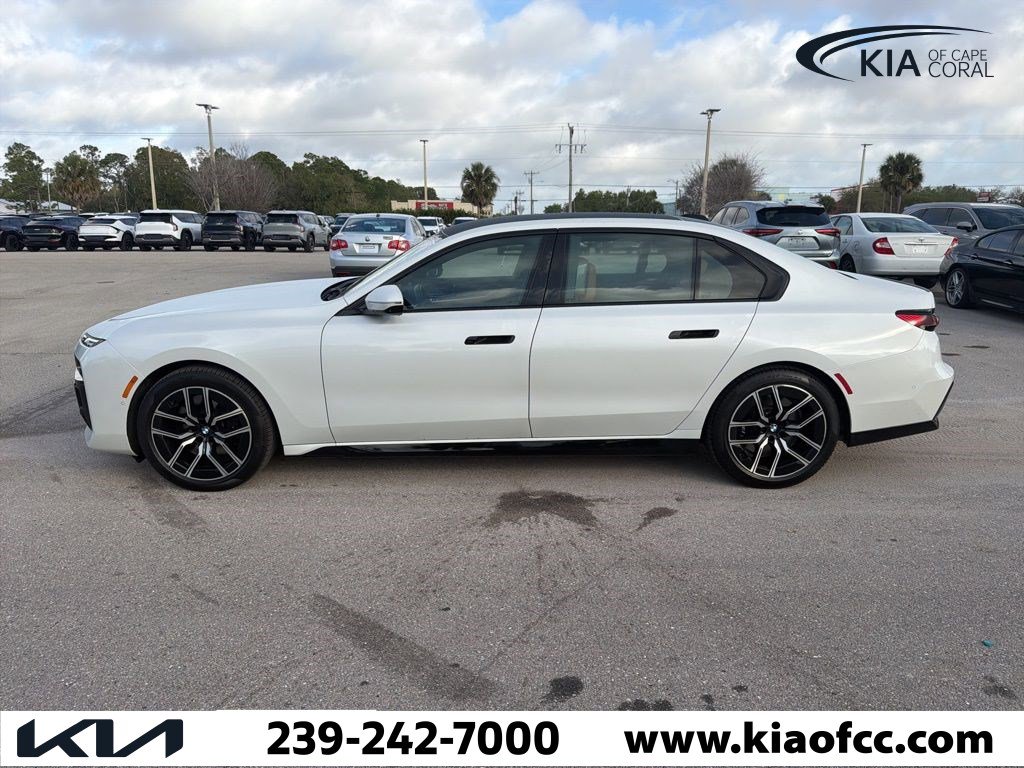 Used 2025 BMW 740i w/ Premium Package image 6