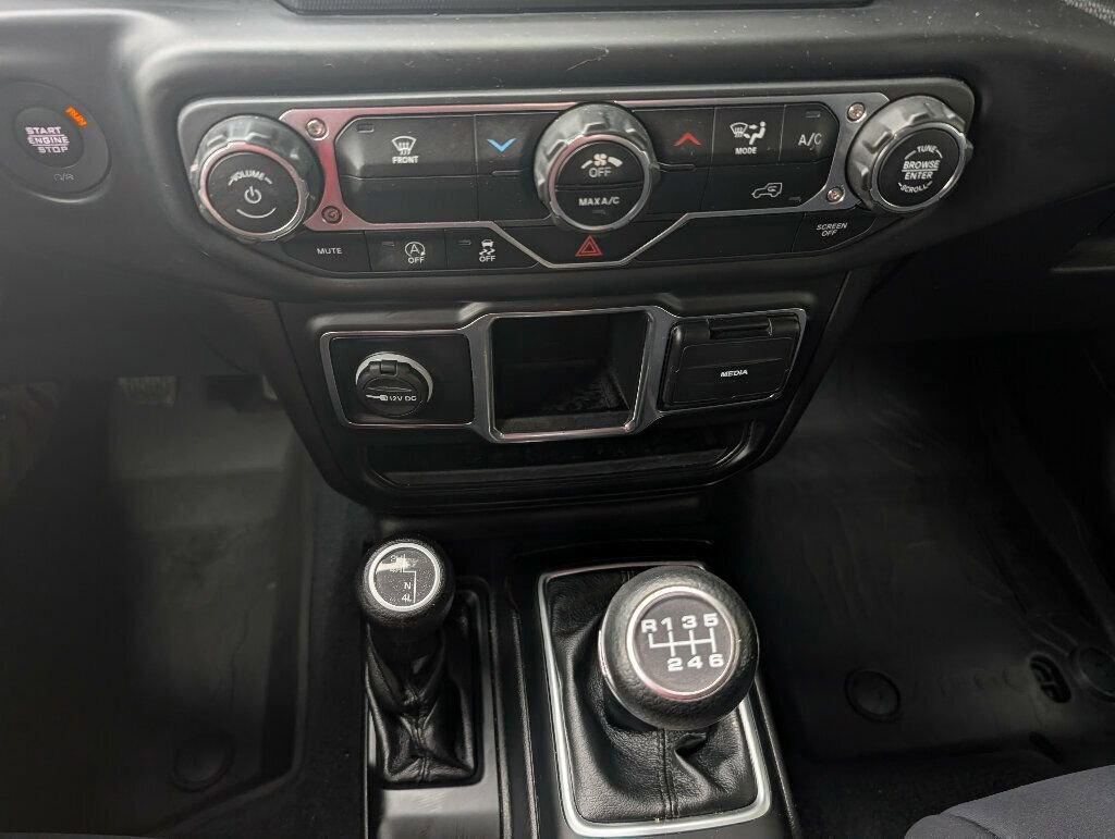 Used 2022 Jeep Gladiator Sport image 26