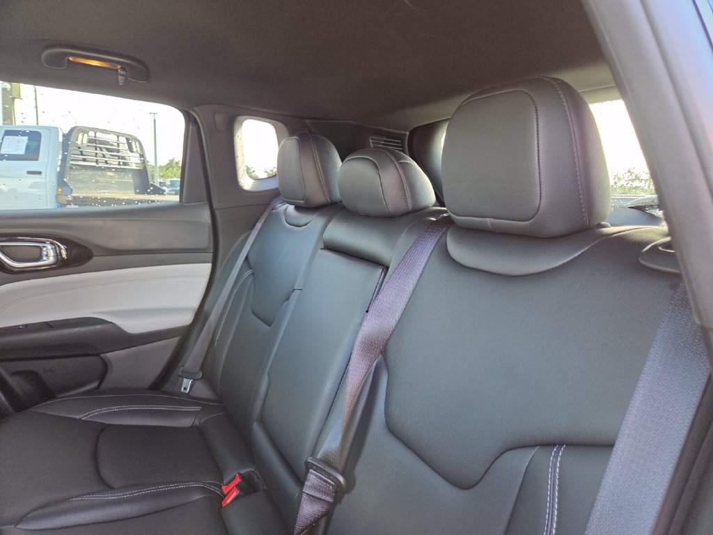 Used 2025 Jeep Compass Limited AWD/4WD image 22