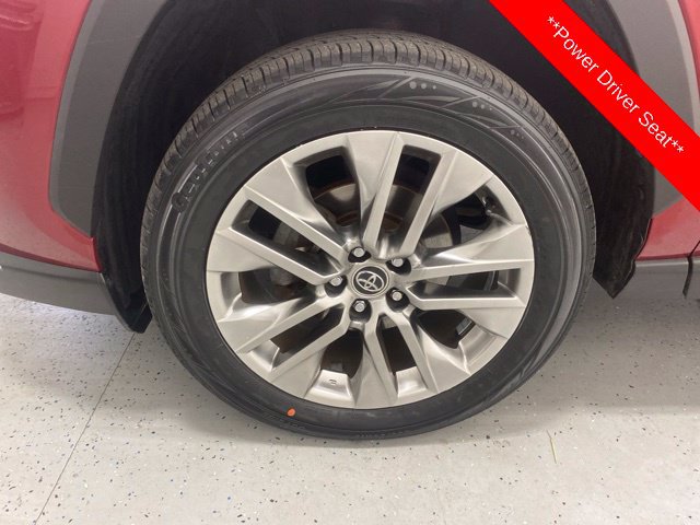 Used 2019 Toyota RAV4 XLE Premium w/ Cold Weather Package AWD/4WD image 9