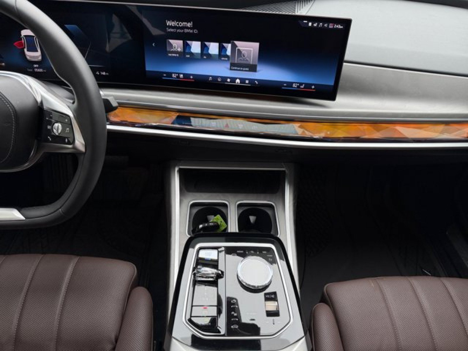 Used 2023 BMW i7 xDrive60 AWD/4WD image 14